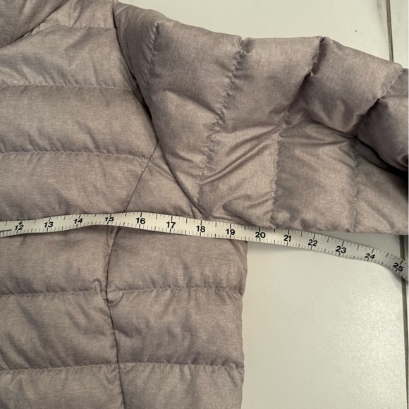 Eddie Bauer Packable Silver Puffer Jacket - Size Small - Picture 6 of 12